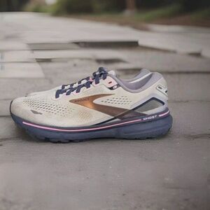 Brooks Ghost Athletic Running Walking Trainer Shoes Women's Size 7